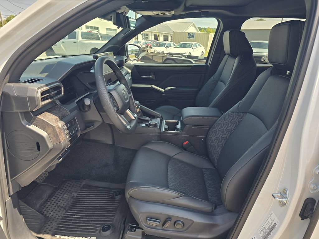 Used 2024 Toyota Tacoma Limited w/ Limited Package (LT) AWD/4WD image 14