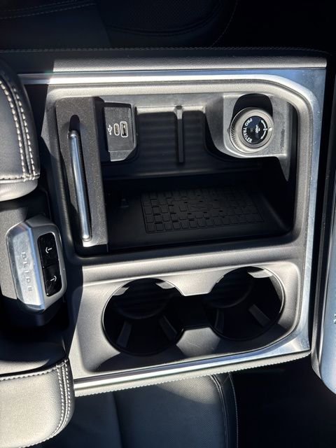 Used 2025 Ford Expedition Platinum image 30