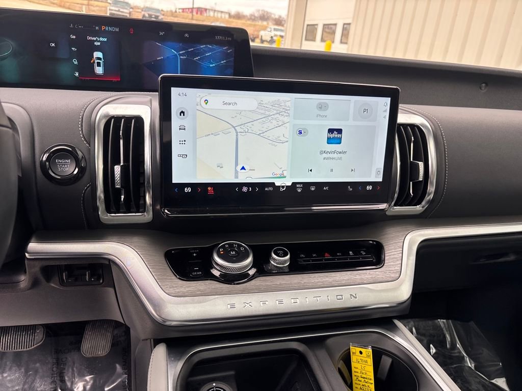 Used 2025 Ford Expedition Max Platinum w/ Driver's Package image 18