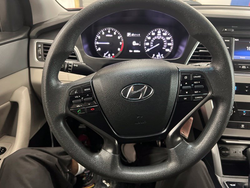 Used 2015 Hyundai Sonata SE w/ Option Group 09 FWD image 23