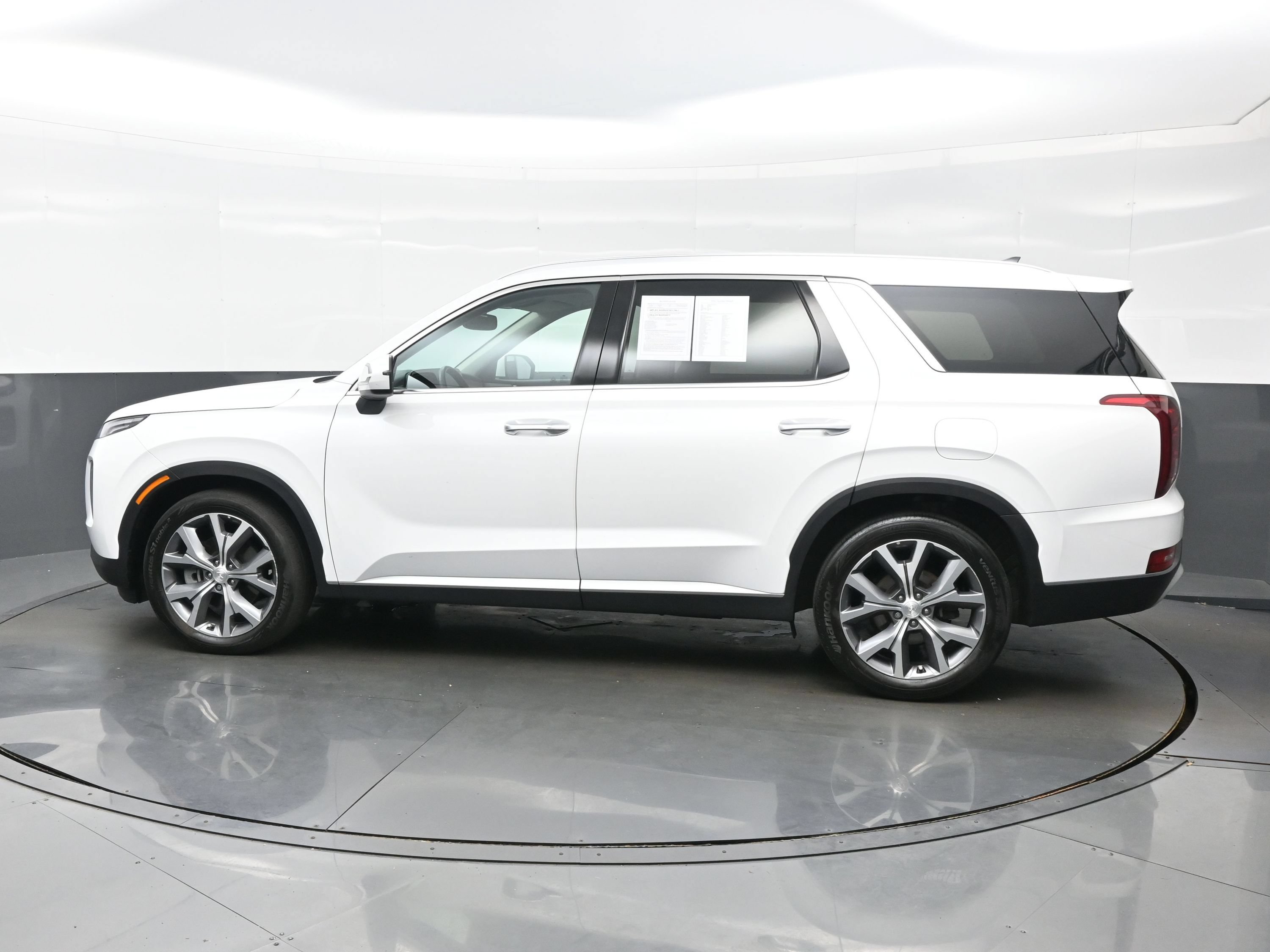 Used 2022 Hyundai Palisade SEL w/ Premium Package AWD/4WD image 3