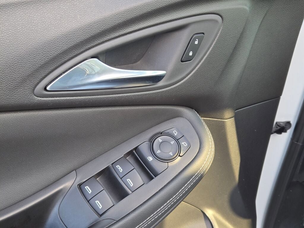 Used 2024 Buick Encore GX Preferred image 23