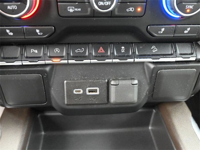 Used 2022 Chevrolet Silverado 1500 RST image 3