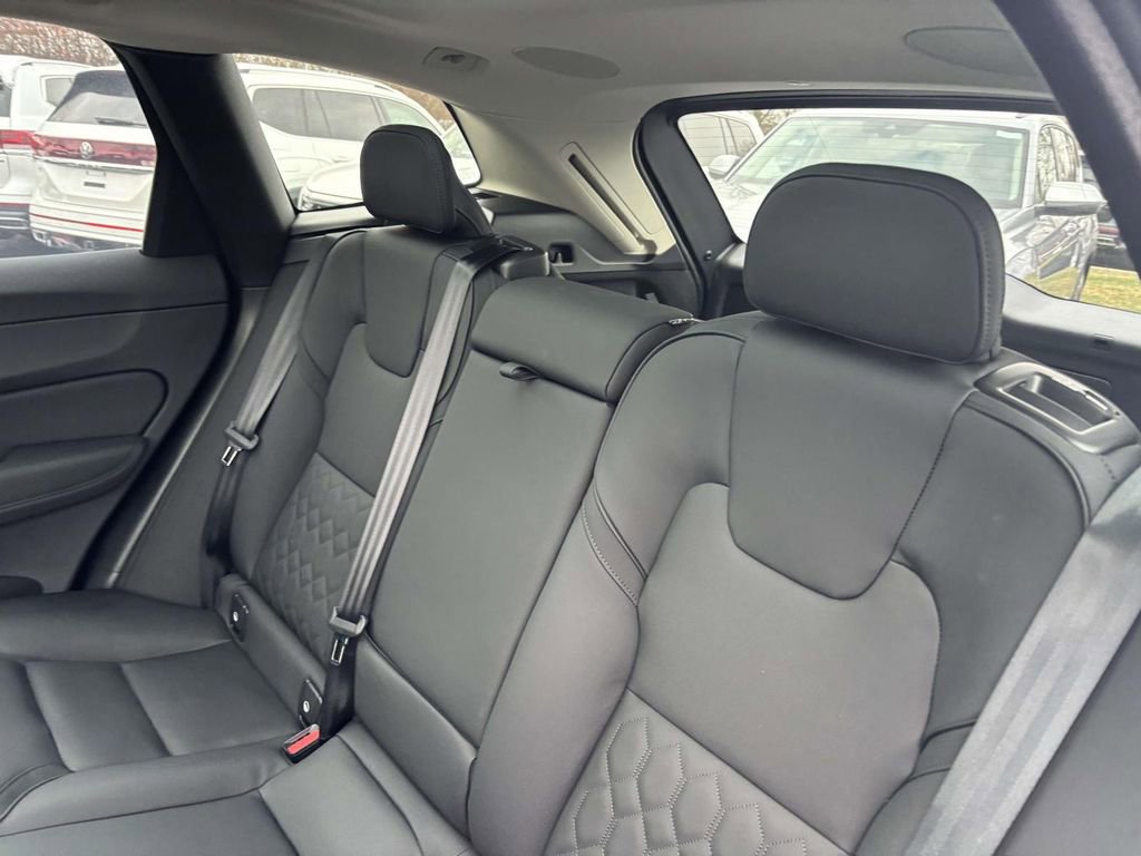 New 2026 Volvo XC60 B5 Plus w/ Protection Package Premier image 25