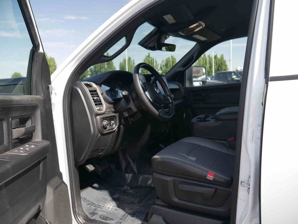 New 2026 RAM 3500 Tradesman w/ Chrome Appearance Group image 35