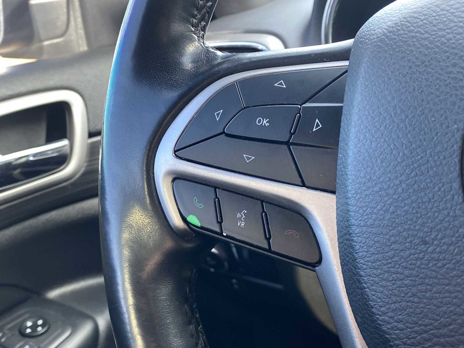 Certified 2020 Jeep Grand Cherokee Laredo w/ Quick Order Package 2BN North image 24