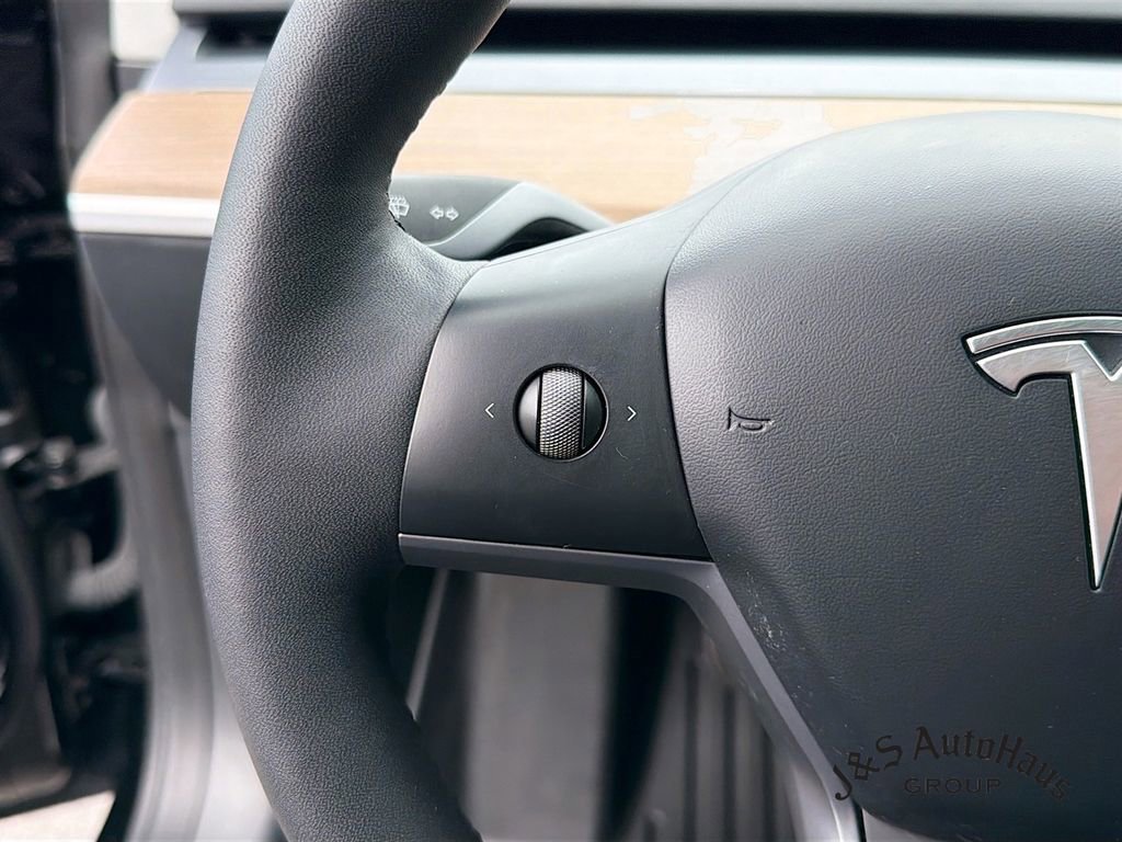 Used 2023 Tesla Model 3 Standard Range RWD image 13