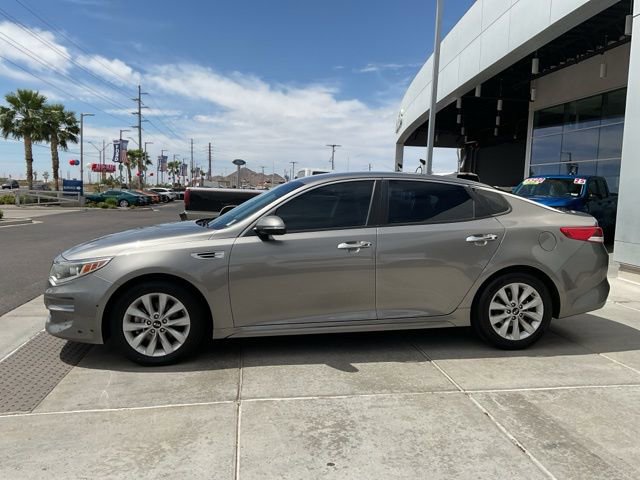 Used 2018 Kia Optima LX w/ 17" Alloy Wheels Package FWD image 4