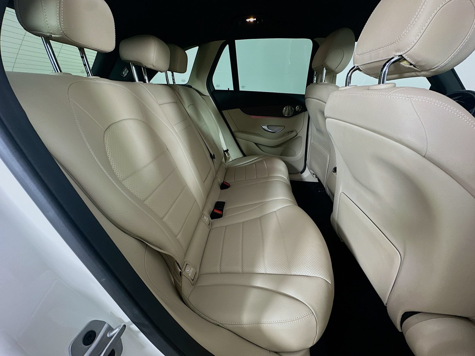 Used 2021 Mercedes-Benz GLC 300 4MATIC image 38