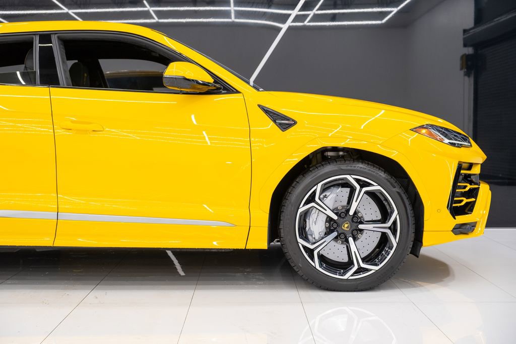 Used 2022 Lamborghini Urus image 10