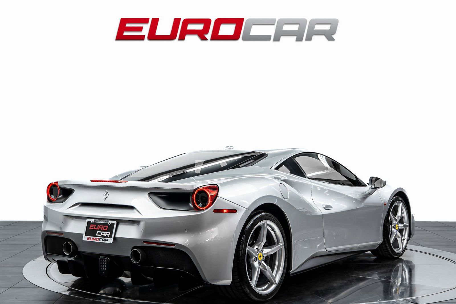 Used 2016 Ferrari 488 GTB image 5