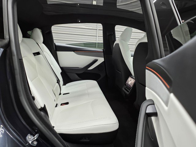 Used 2026 Tesla Model Y Long Range RWD image 15