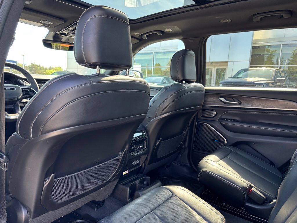 Used 2023 Jeep Grand Cherokee L Overland AWD/4WD image 15