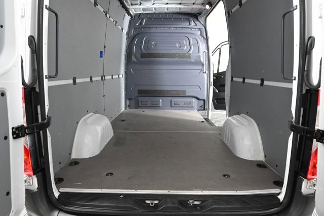 Used 2025 Mercedes-Benz Sprinter 2500 image 14