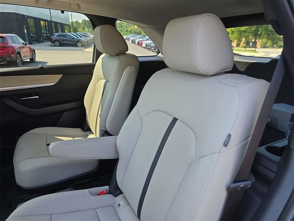 Used 2025 MAZDA CX-90 3.3 Turbo w/ Preferred Package image 16
