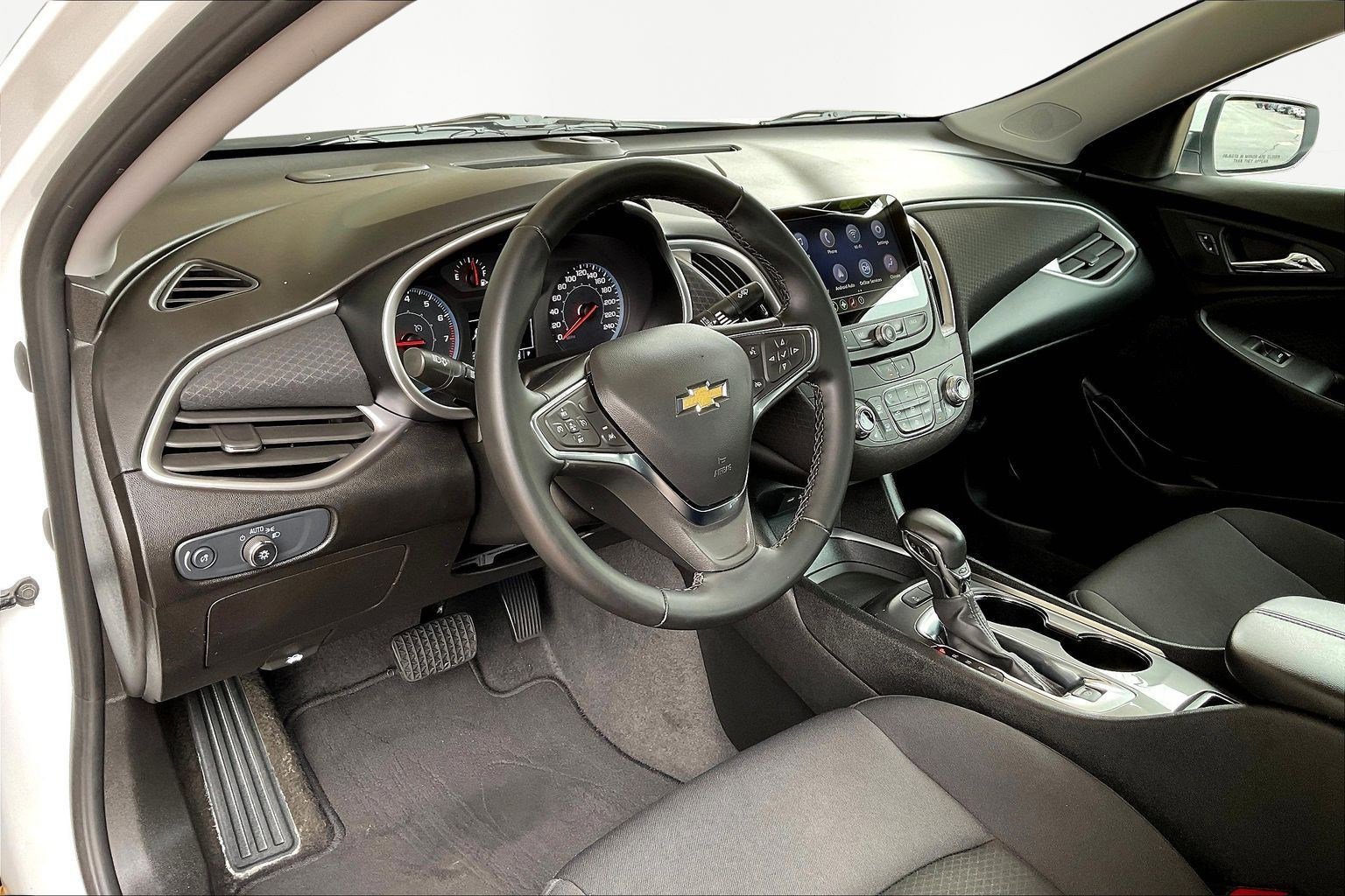 Used 2024 Chevrolet Malibu LT w/ Sport Edition image 17