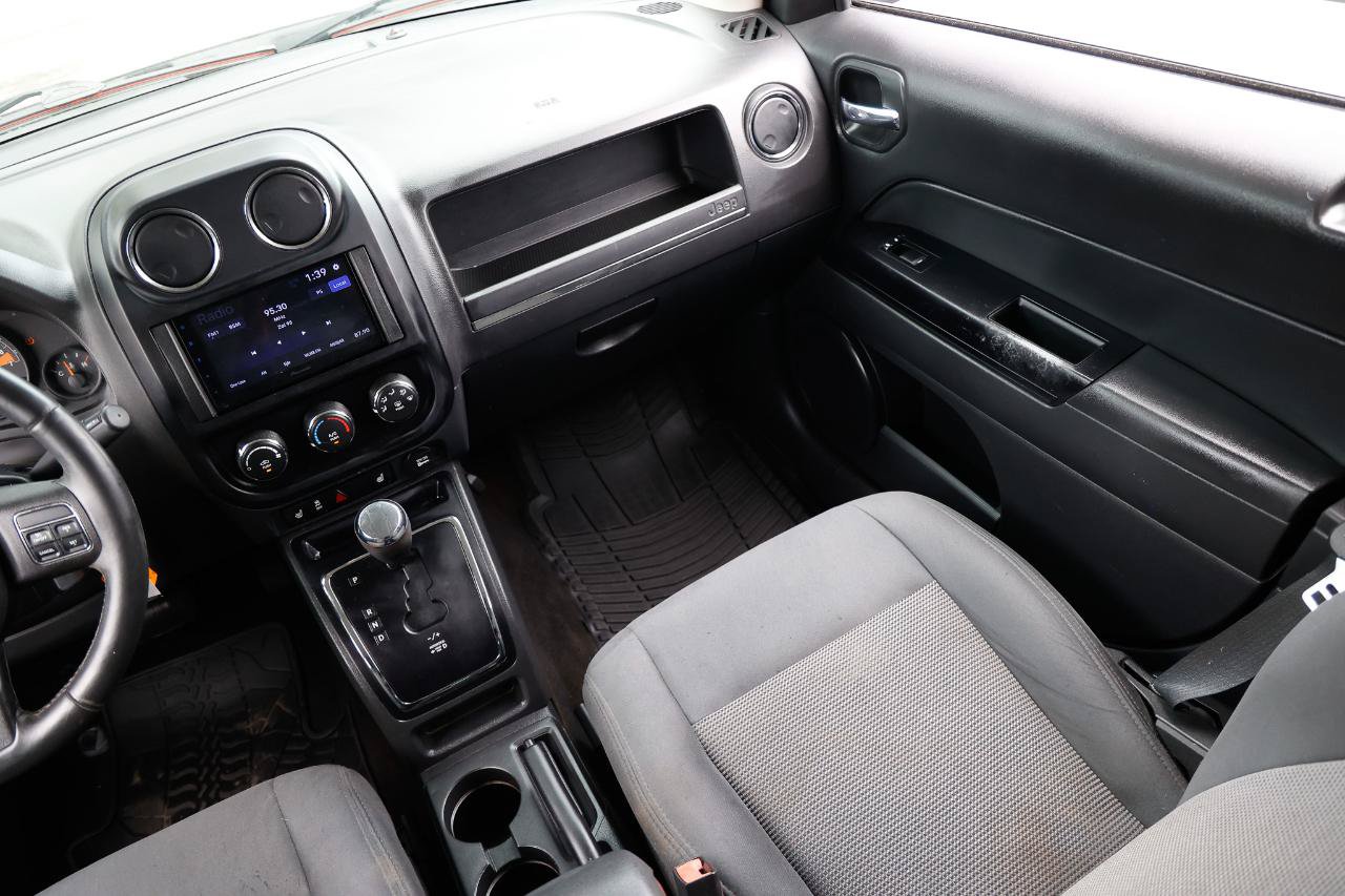 Used 2016 Jeep Patriot Latitude AWD/4WD image 21