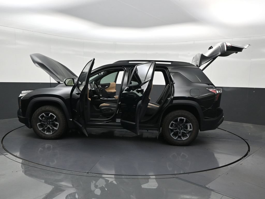 Used 2025 Chevrolet Equinox ACTIV w/ Safety and Technology Package FWD image 34
