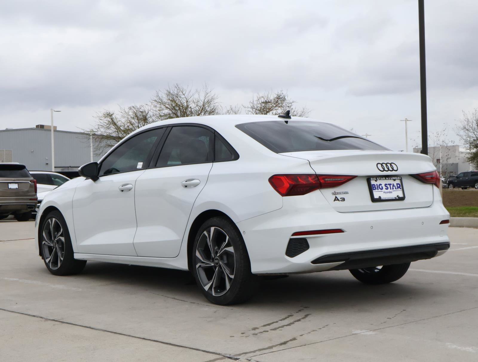 Used 2023 Chrysler 300 Touring L w/ Popular Equipment Group image 33