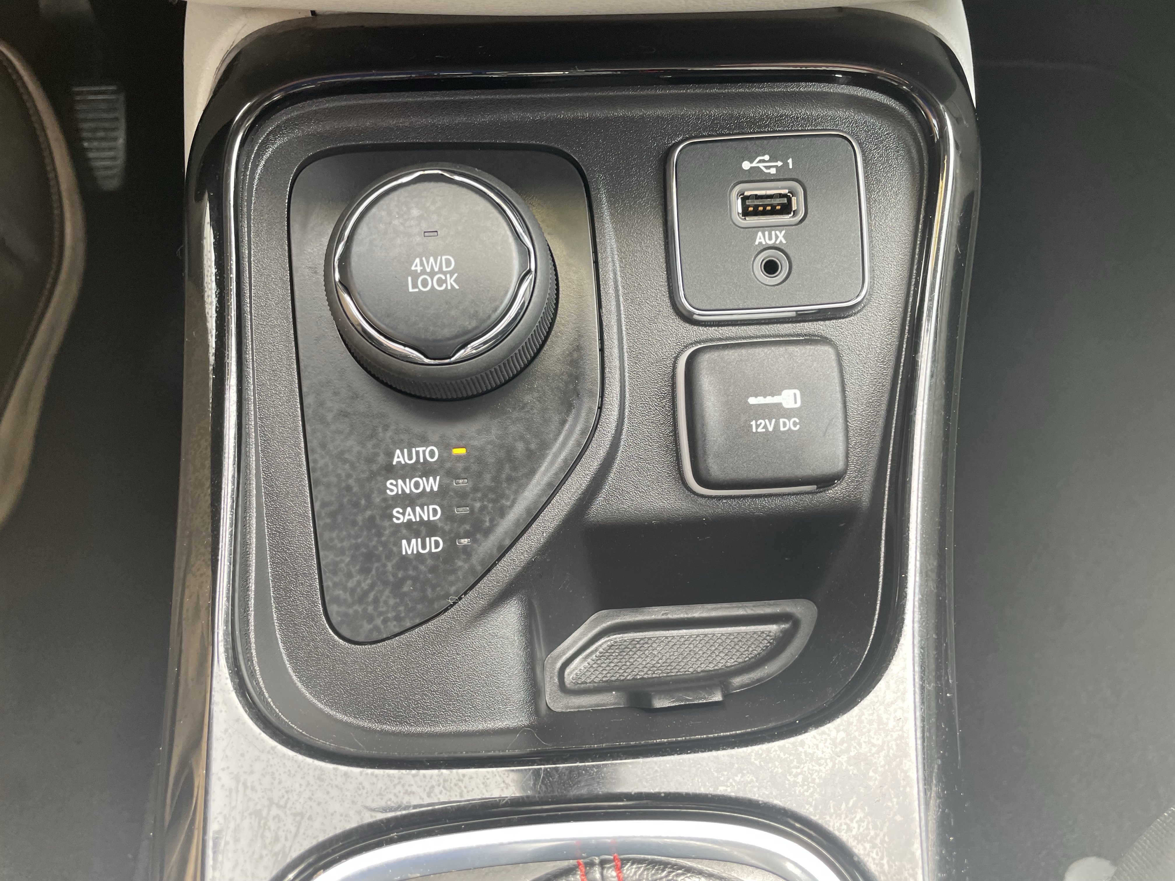 Used 2020 Jeep Compass Limited AWD/4WD image 23