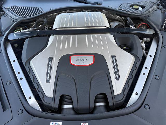 Used 2018 Porsche Panamera Turbo Executive image 28