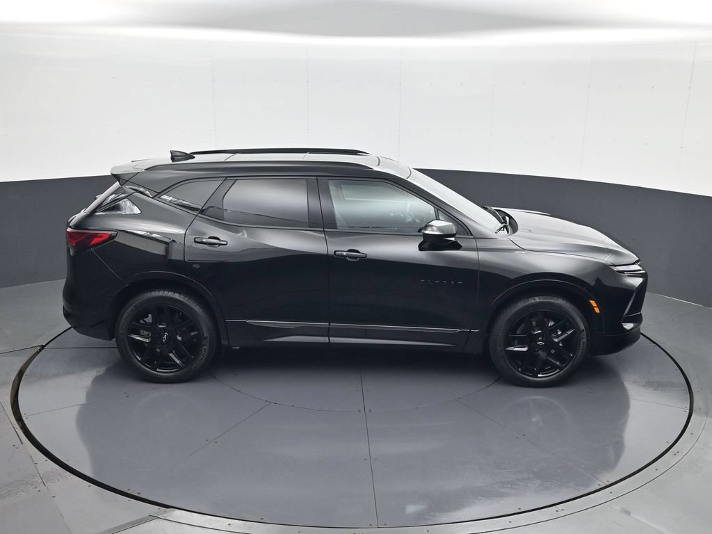 Used 2025 Chevrolet Blazer RS w/ Driver Confidence II Package AWD/4WD image 16