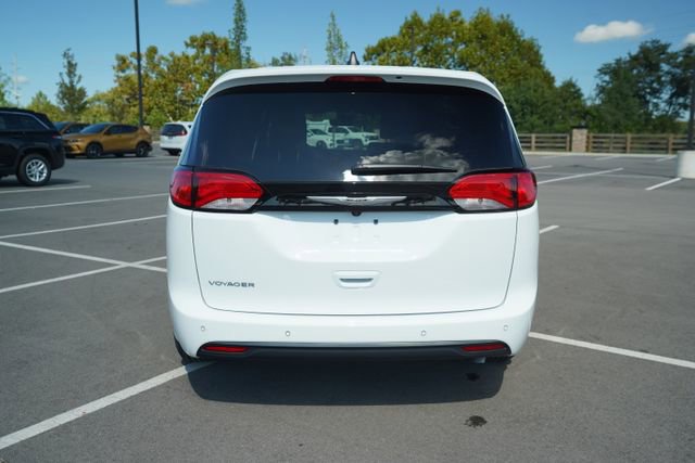 New 2026 Chrysler Voyager LX image 7