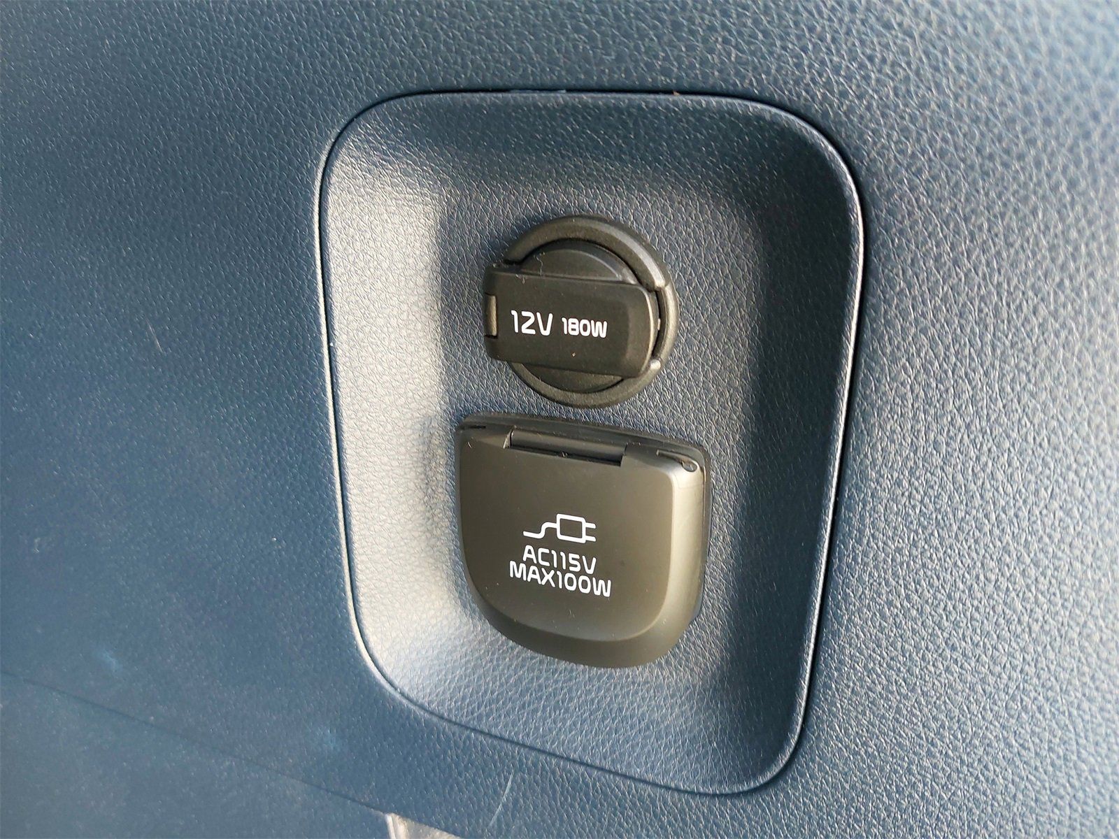 Certified 2025 Kia Carnival SX Prestige image 13