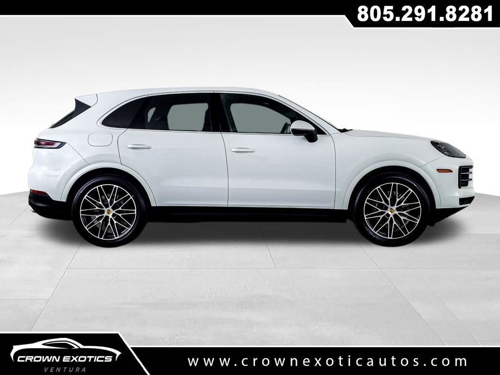 Used 2024 Porsche Cayenne image 8
