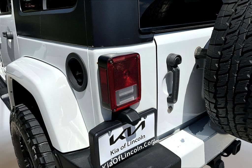 Used 2016 Jeep Wrangler Unlimited Sahara AWD/4WD image 20