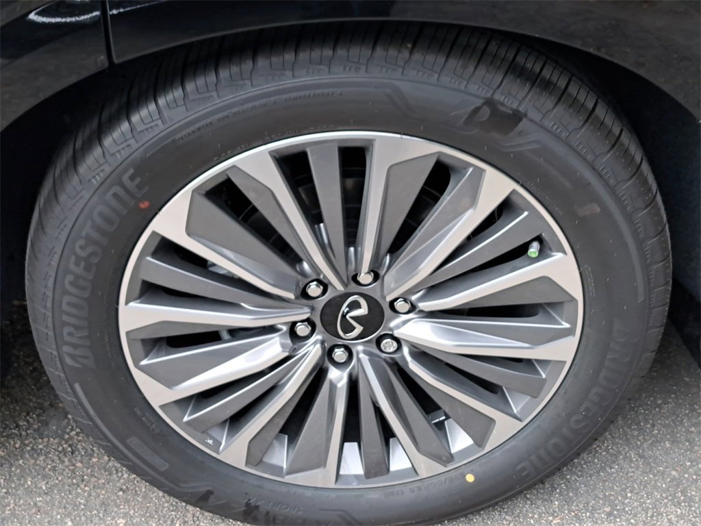 New 2026 INFINITI QX80 Luxe image 5