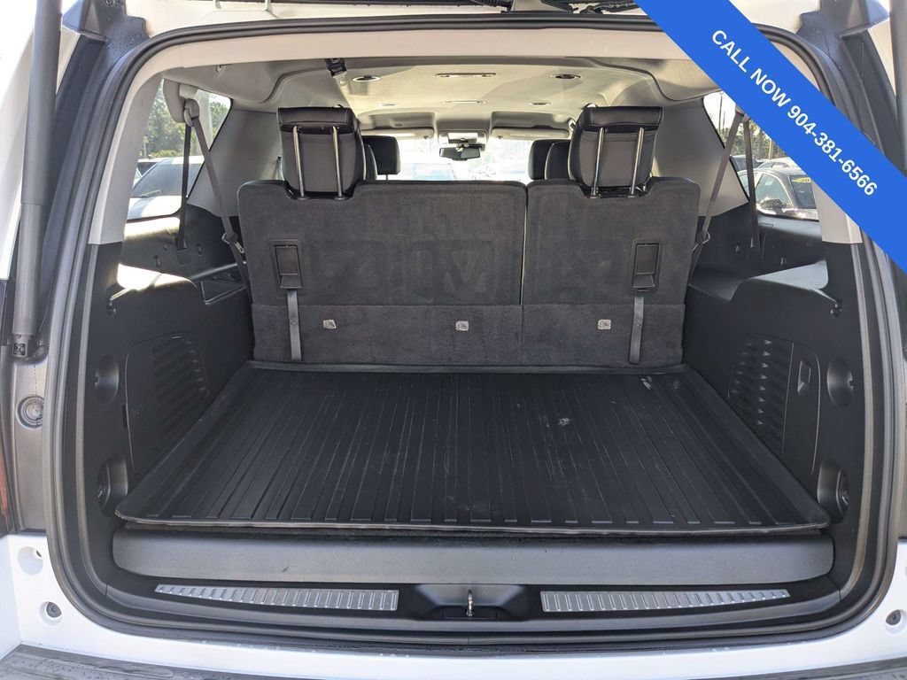 Used 2017 Chevrolet Suburban LT RWD image 13