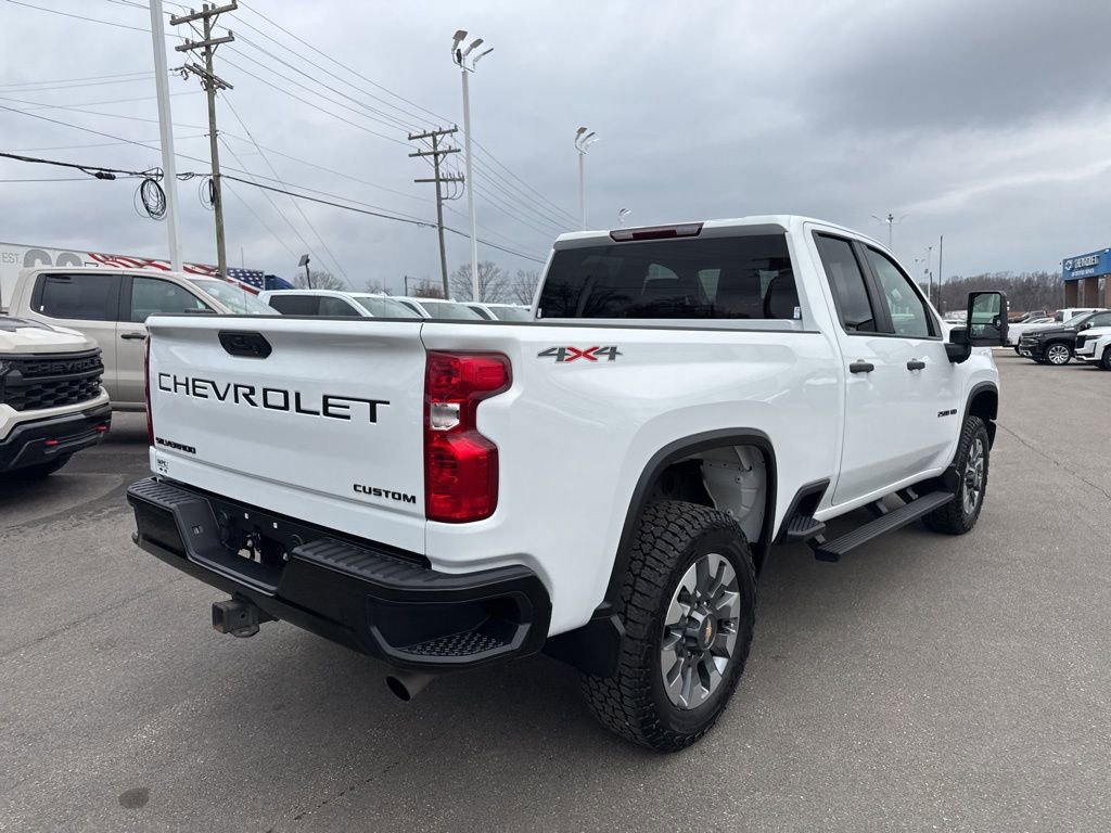 Used 2022 Chevrolet Silverado 2500 Custom w/ Custom Value Package image 5