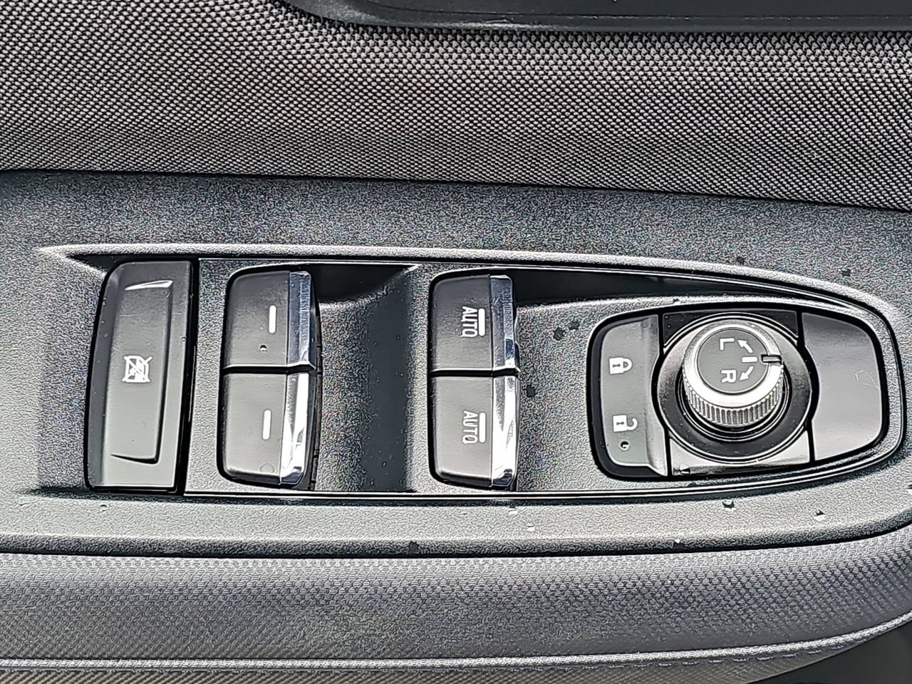 Certified 2025 Subaru Forester Premium AWD/4WD image 32
