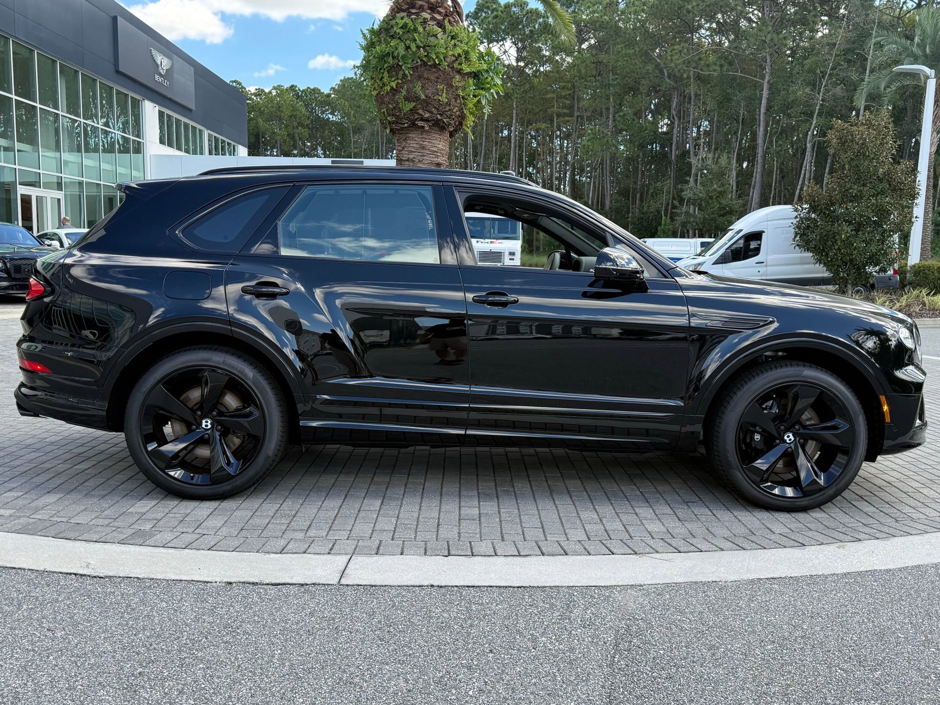 New 2025 Bentley Bentayga image 5