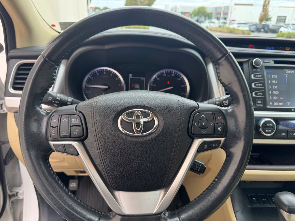 Used 2018 Toyota Highlander Limited AWD/4WD image 40