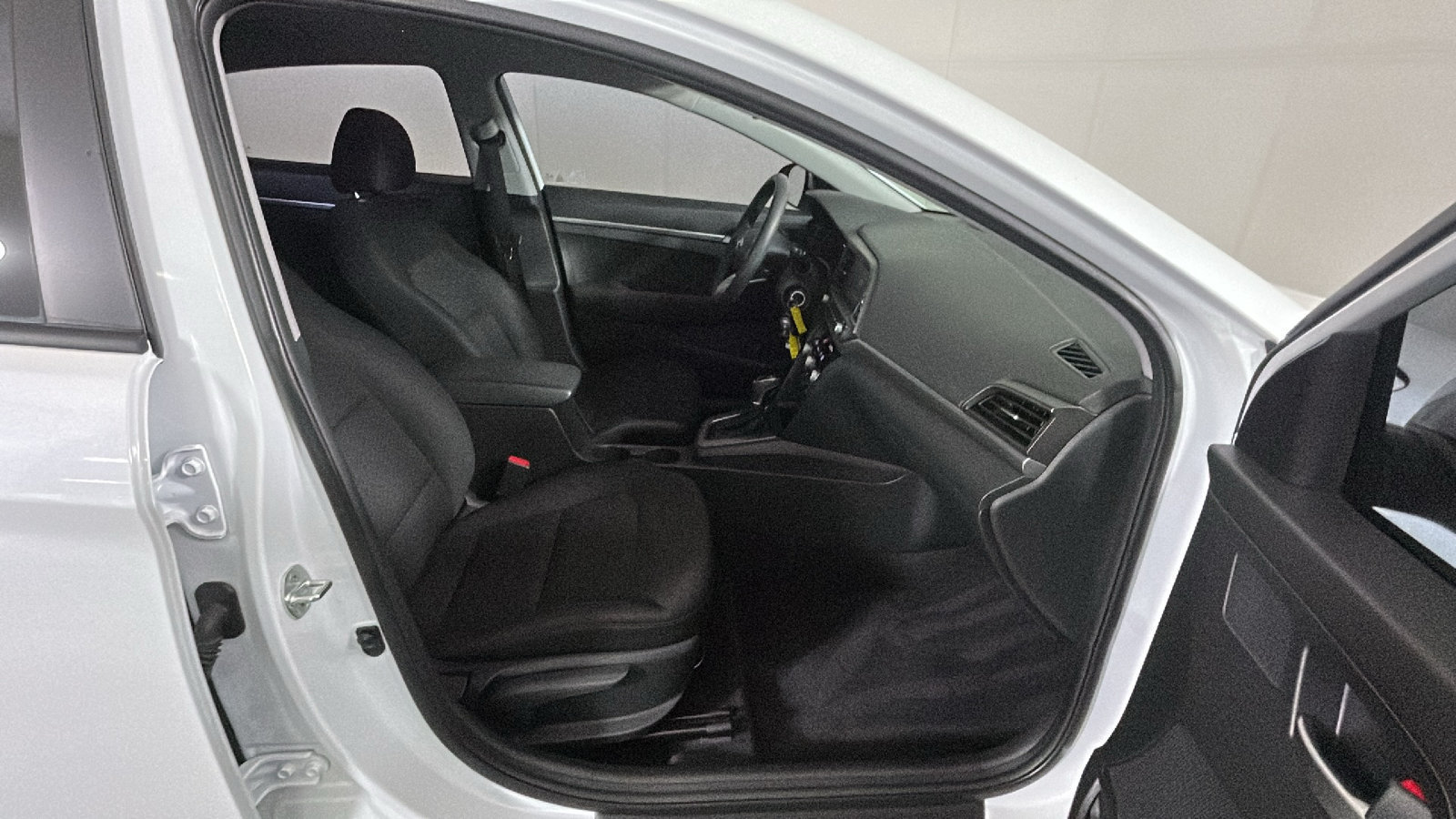 Used 2020 Hyundai Elantra SE w/ Cargo Package (C1) FWD image 35