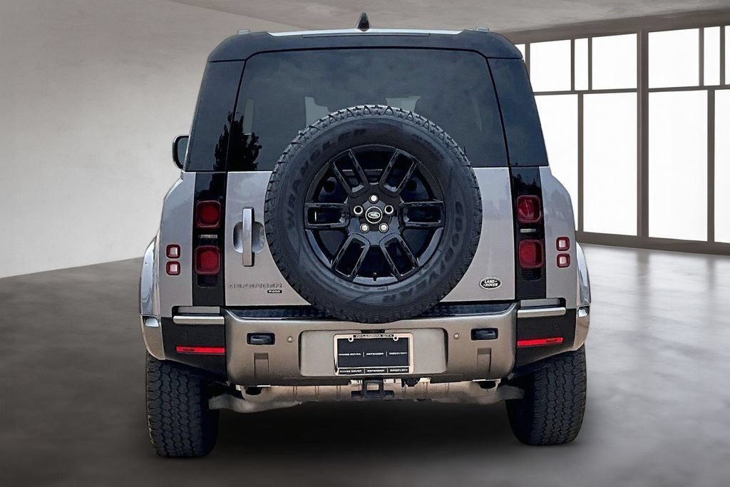 Used 2022 Land Rover Defender 90 X-Dynamic SE AWD/4WD image 4