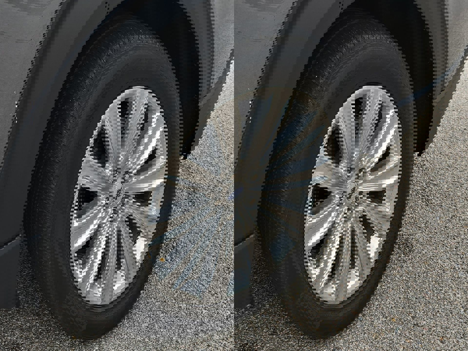 Used 2023 Ford Explorer Limited w/ Limited Technology Package image 10