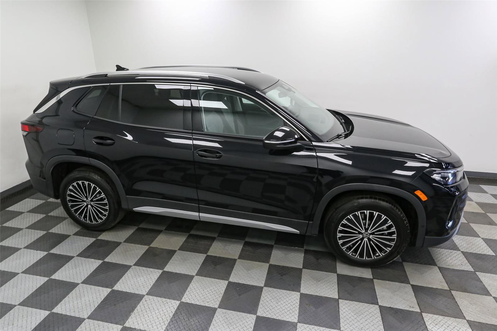 New 2026 Volkswagen Tiguan S AWD/4WD image 5