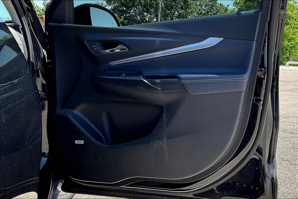 Used 2023 Chevrolet Bolt EUV Premier w/ Sun & Sound Package FWD image 18