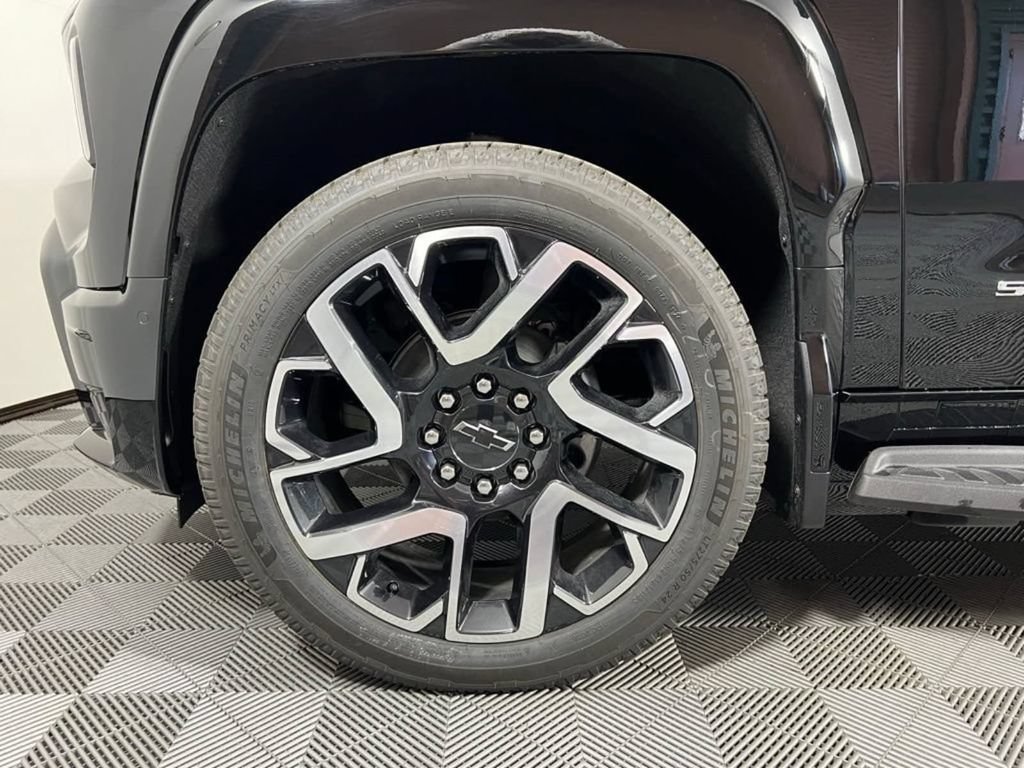 New 2024 Chevrolet Silverado EV RST AWD/4WD image 10