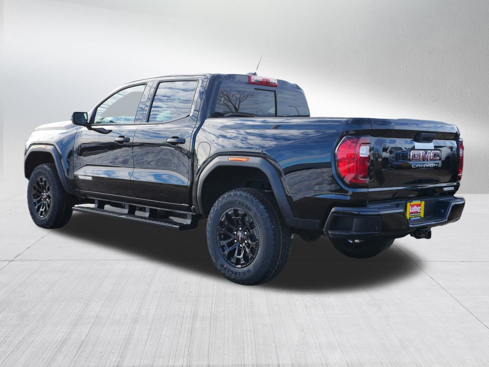 New 2026 GMC Canyon Elevation w/ Convenience Package image 2
