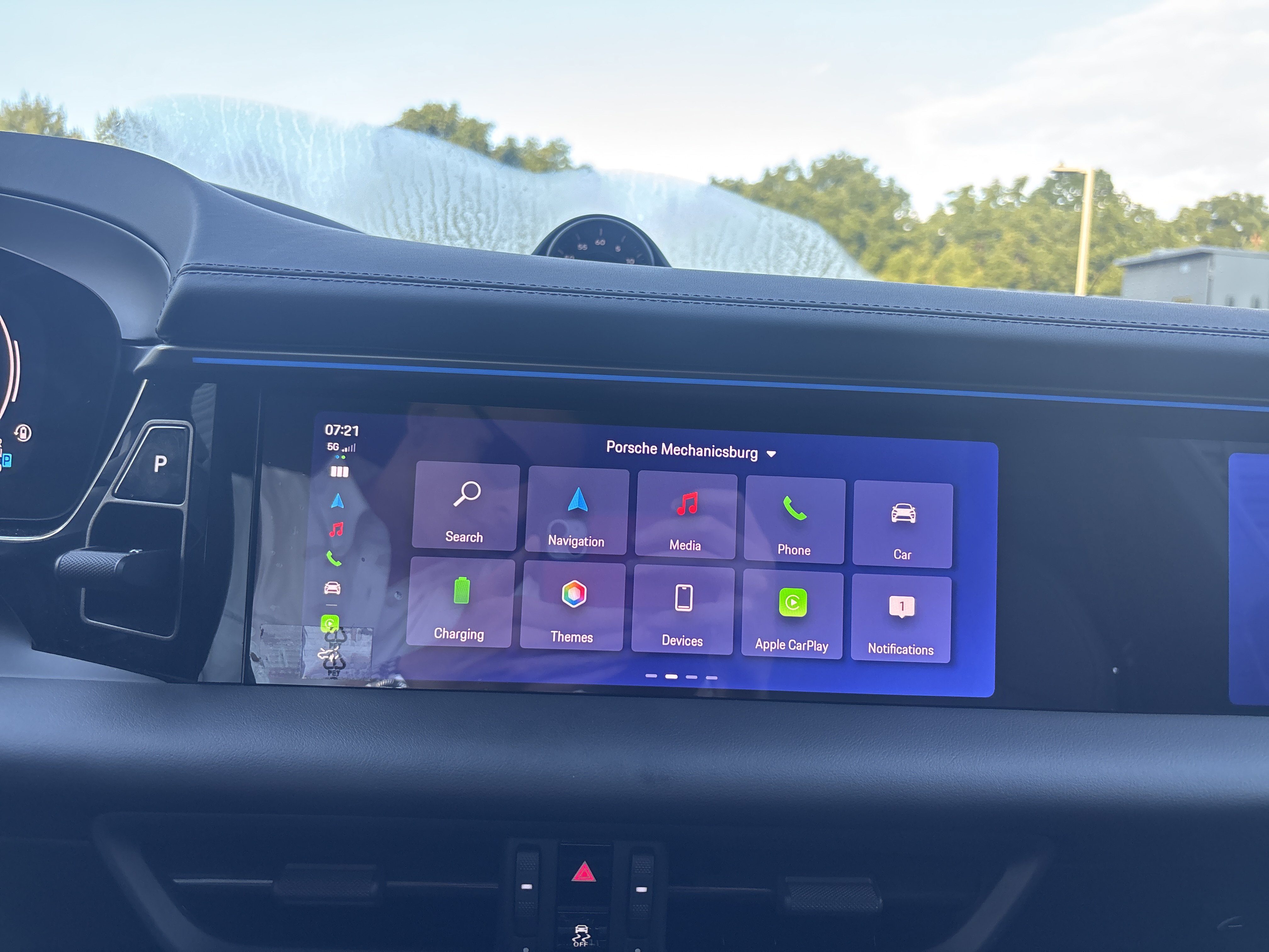 New 2025 Porsche Macan 4S Electric AWD/4WD image 19