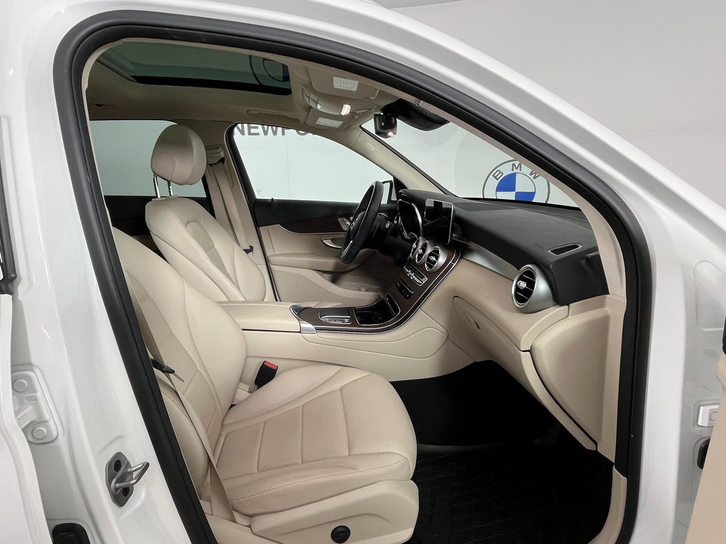 Used 2022 Mercedes-Benz GLC 300 GLC 300 image 23