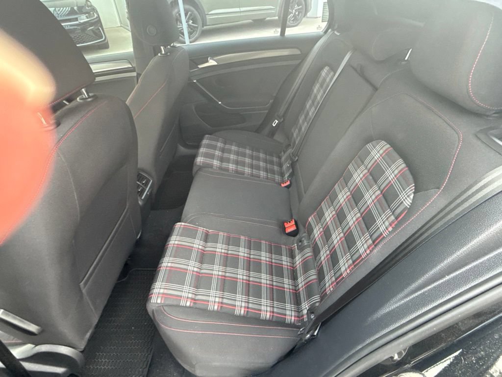 Used 2018 Volkswagen GTI SE FWD image 24
