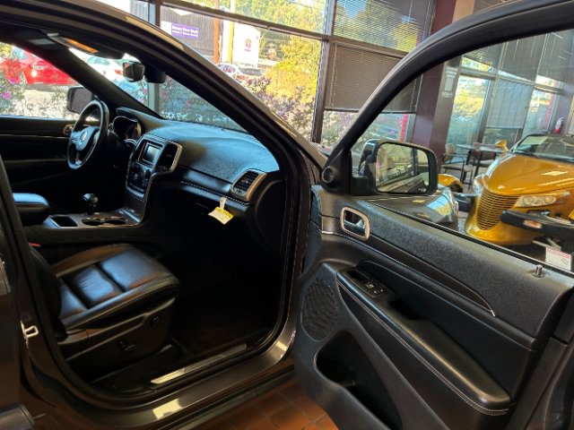 Used 2015 Jeep Grand Cherokee Limited RWD image 31