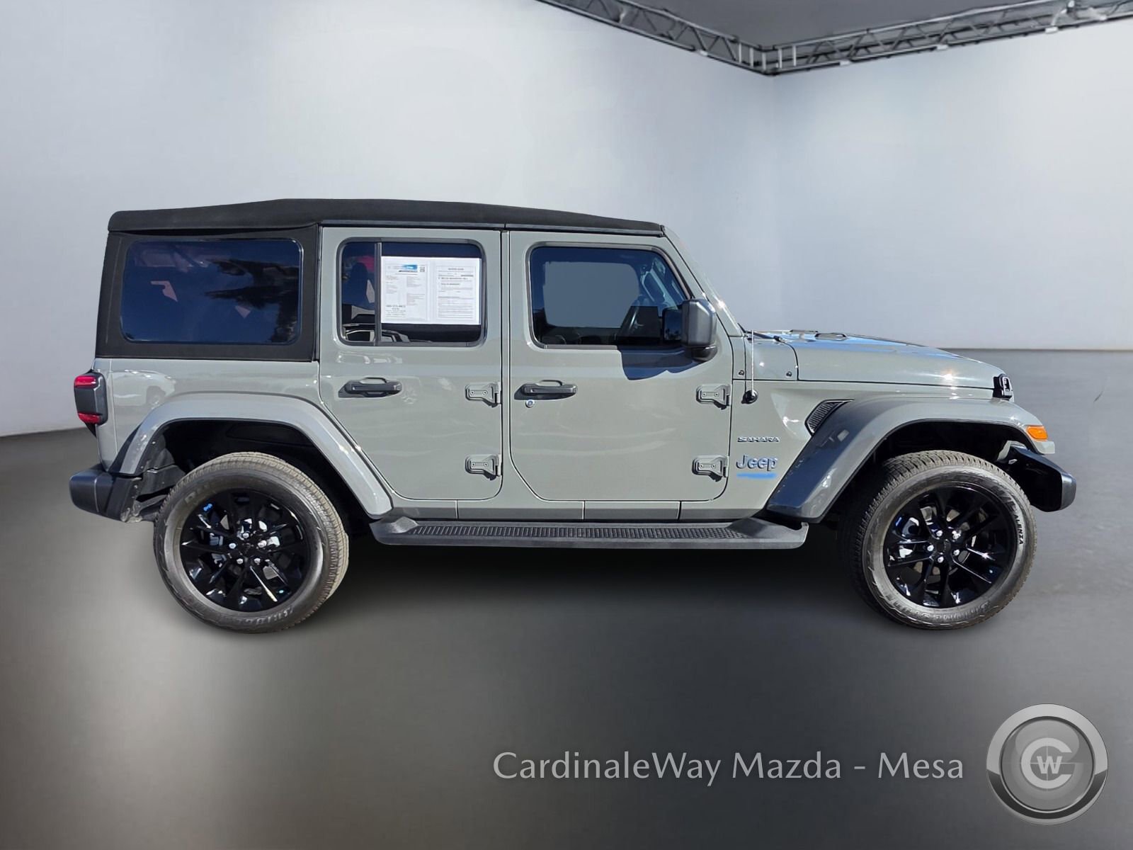 Used 2022 Jeep Wrangler Unlimited Sahara image 3