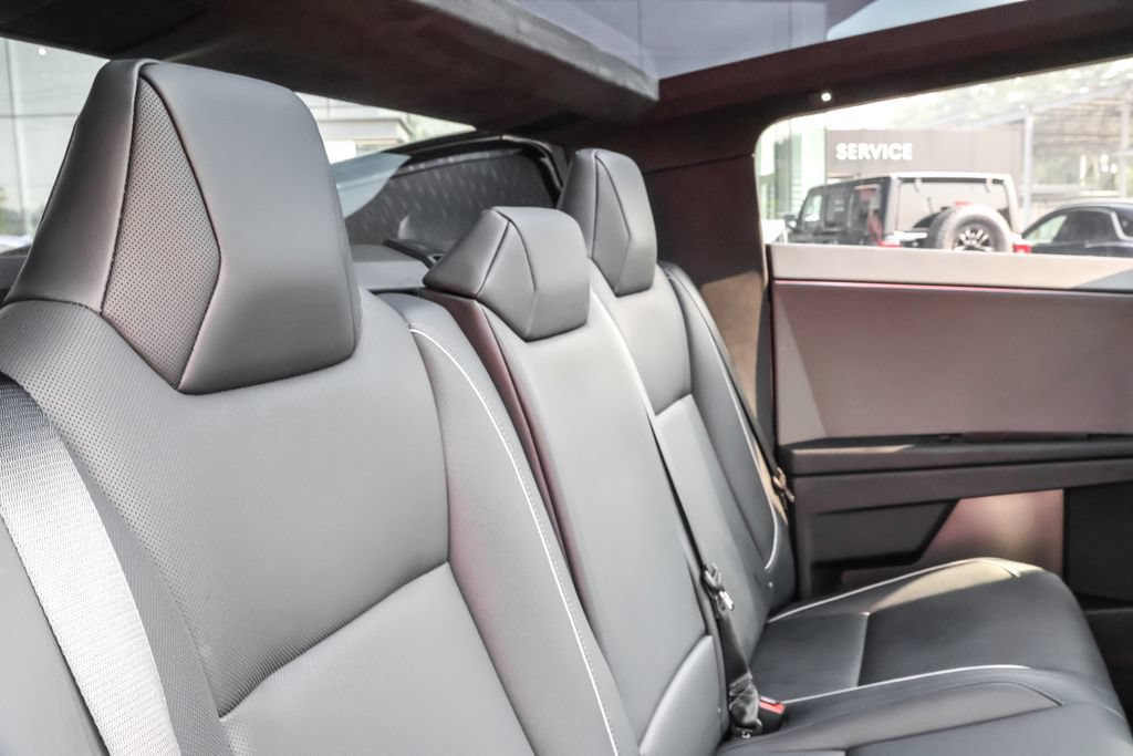 Used 2024 Tesla Cybertruck AWD Crew Cab image 29