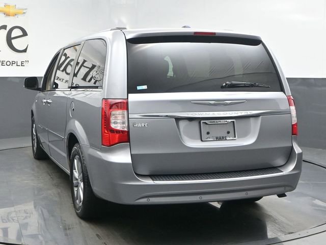 Used 2014 Chrysler Town & Country Touring-L image 35